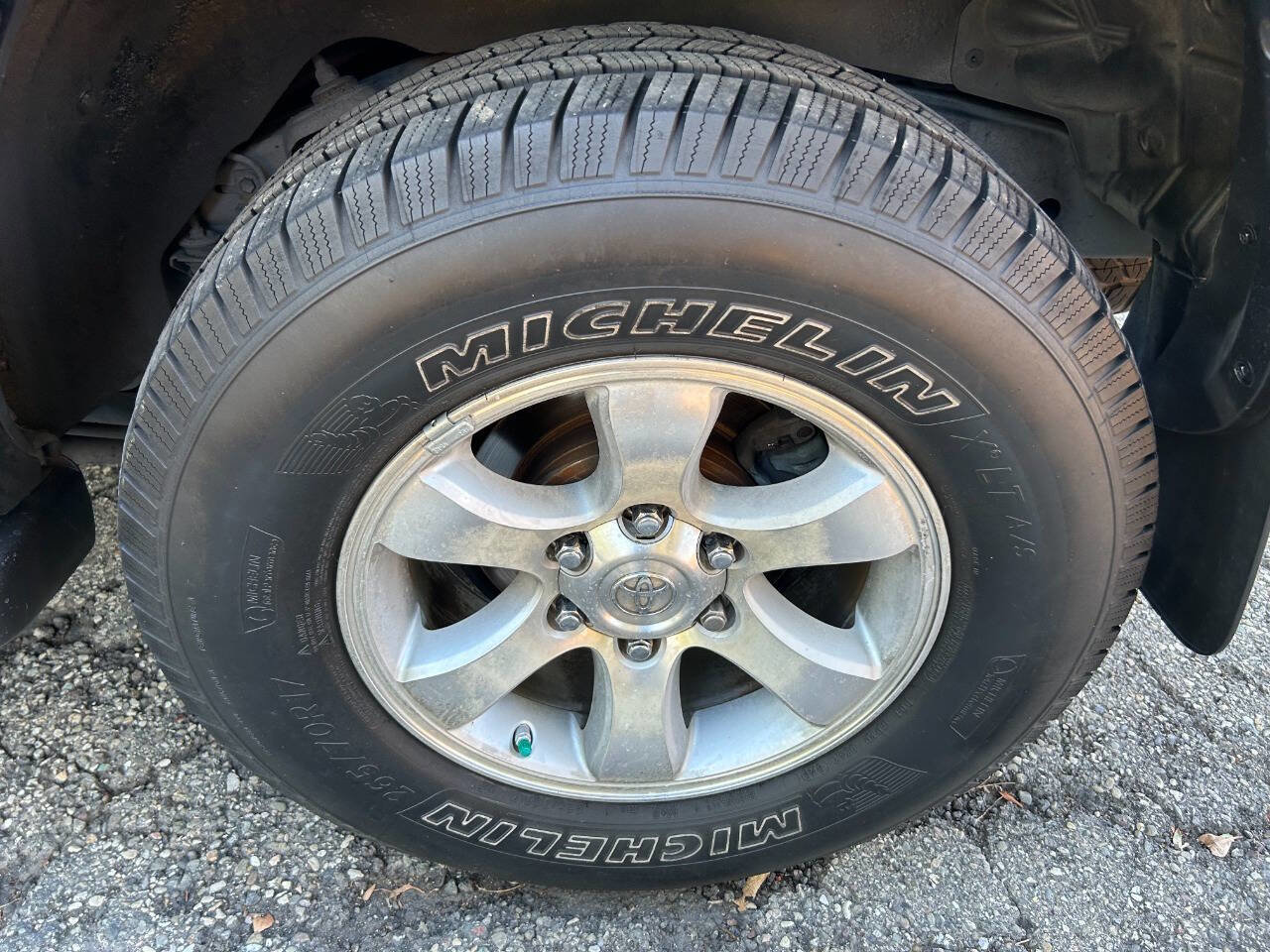 Used 2005 Toyota 4Runner Sport image 38