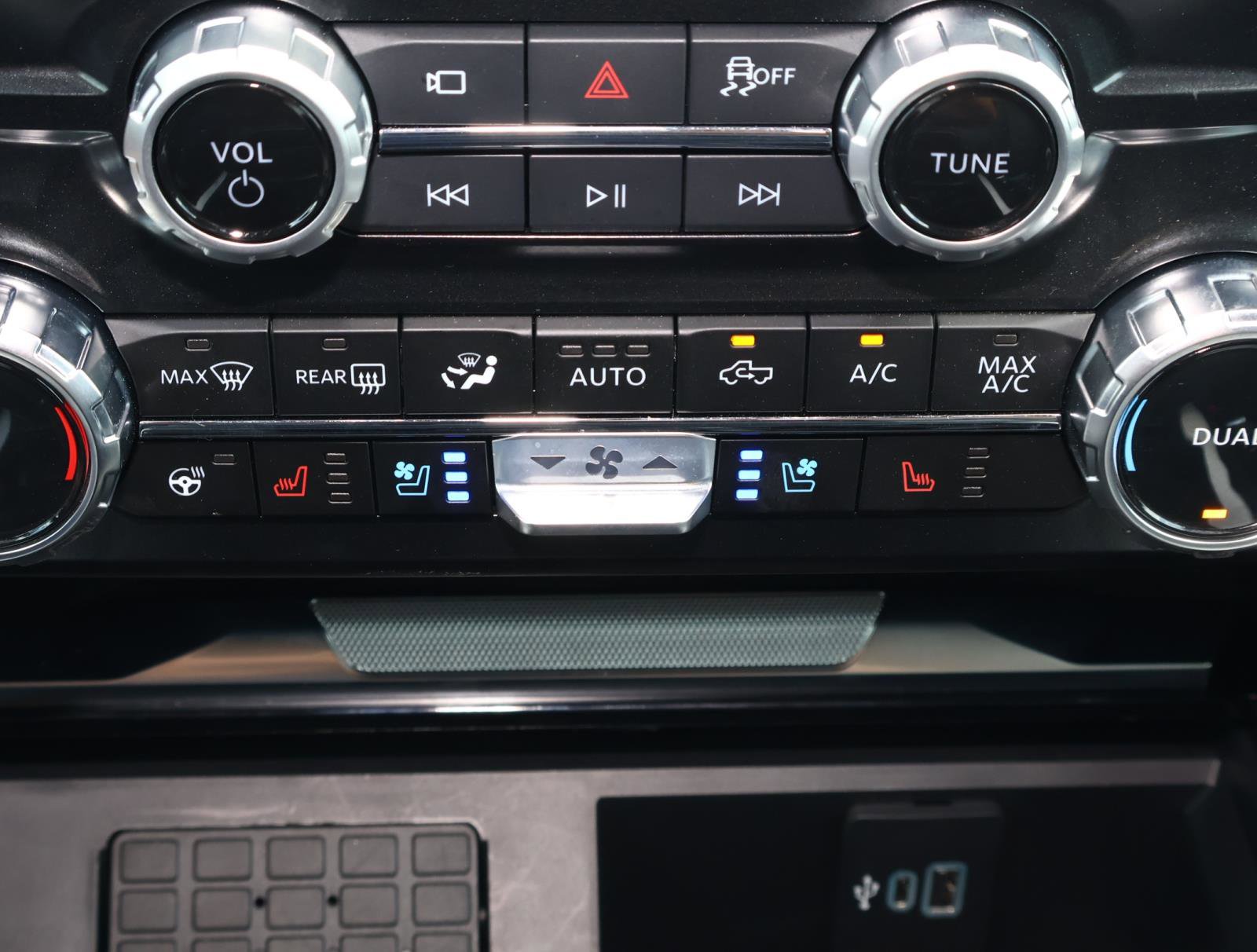 Used 2025 Ford F250 Platinum image 35