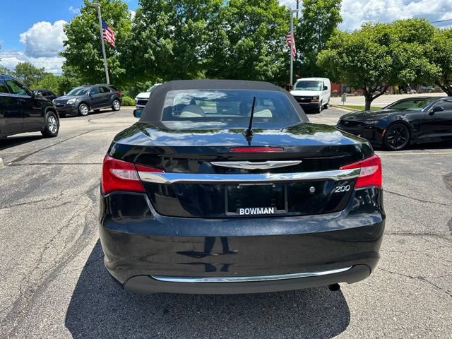 Used 2014 Chrysler 200 Touring FWD image 4