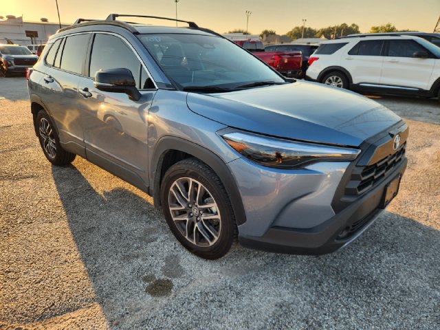 Used 2026 Toyota Corolla Cross XLE w/ Convenience Package FWD image 1
