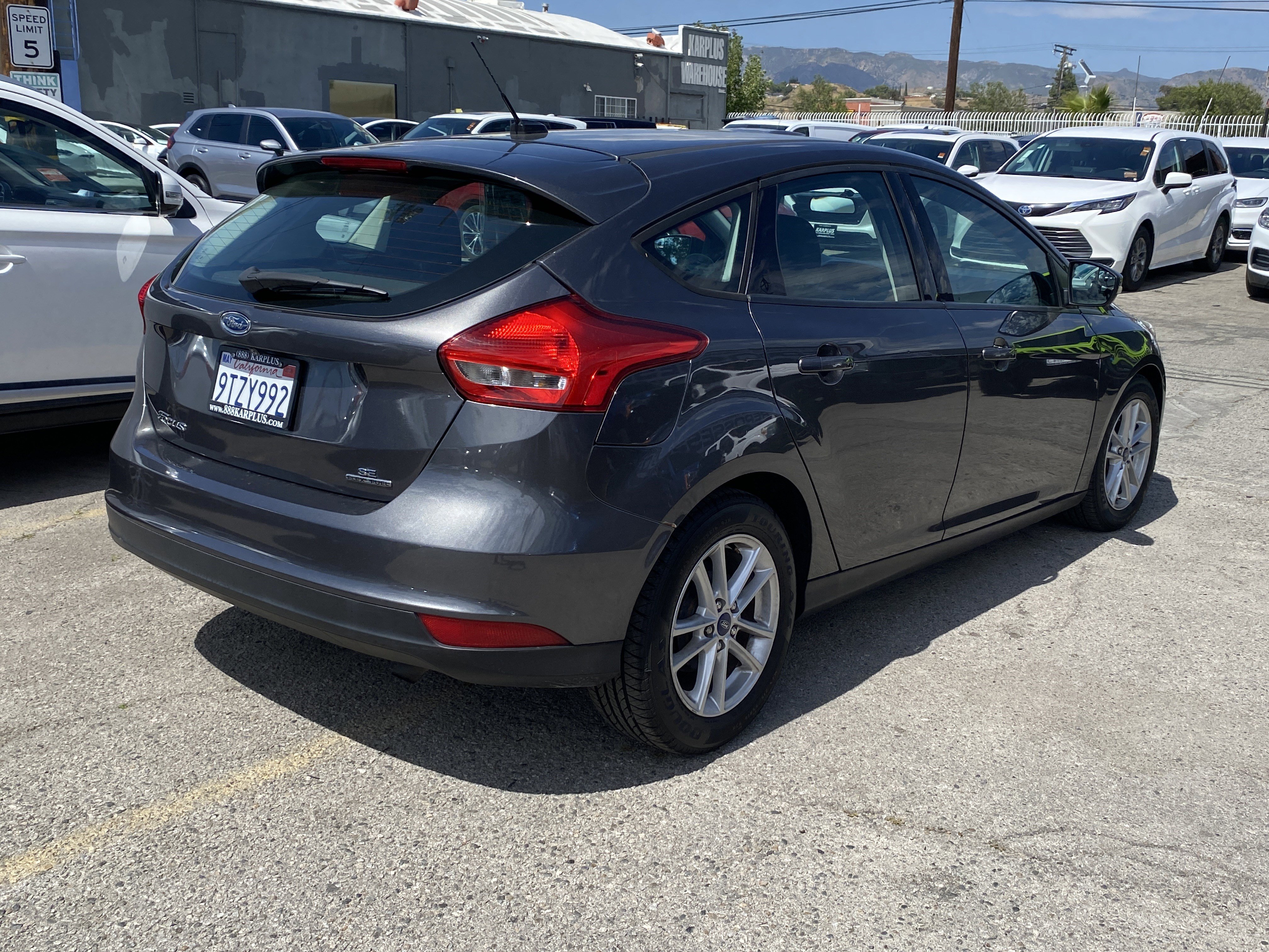 Used 2016 Ford Focus SE FWD image 7