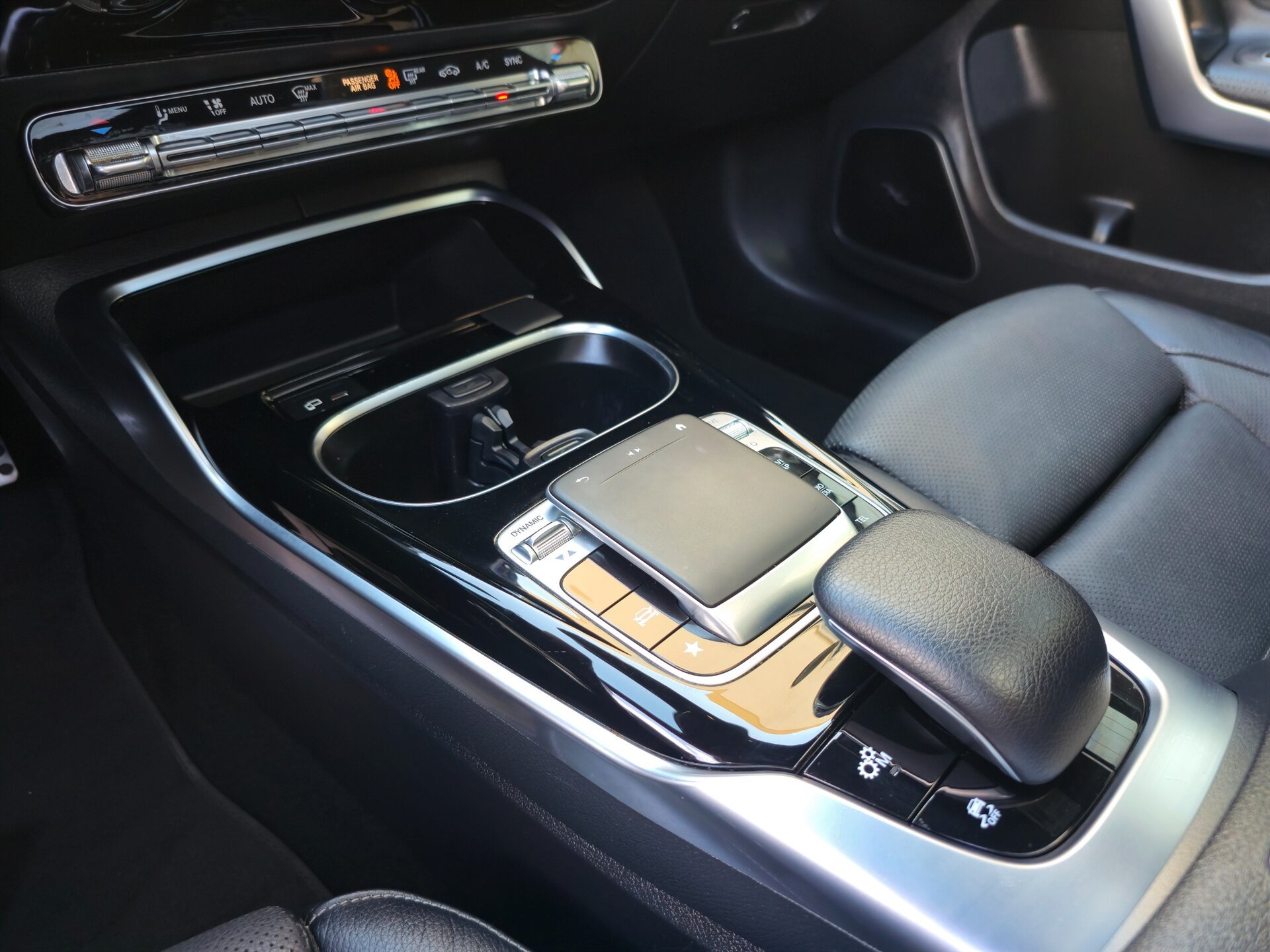 Used 2020 Mercedes-Benz CLA 35 AMG 4MATIC image 22