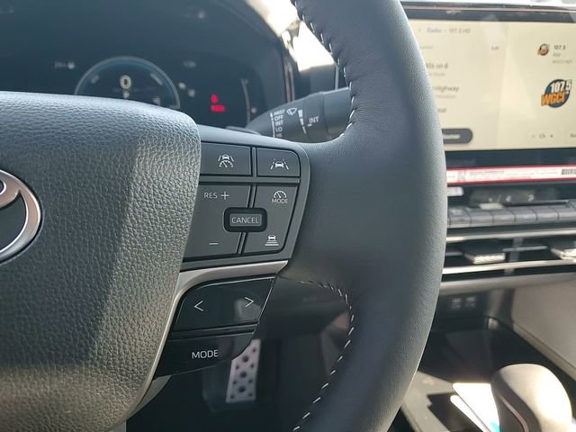 Used 2026 Toyota Camry SE w/ Multimedia Upgrade Package image 15