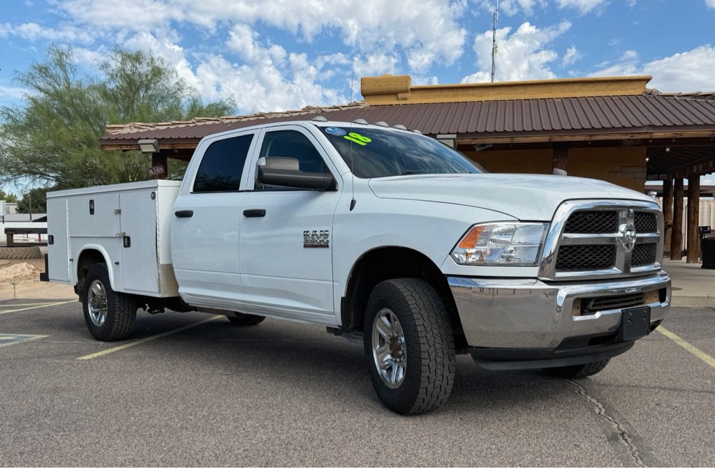 Used 2018 RAM 3500 Tradesman w/ Chrome Appearance Group AWD/4WD image 8