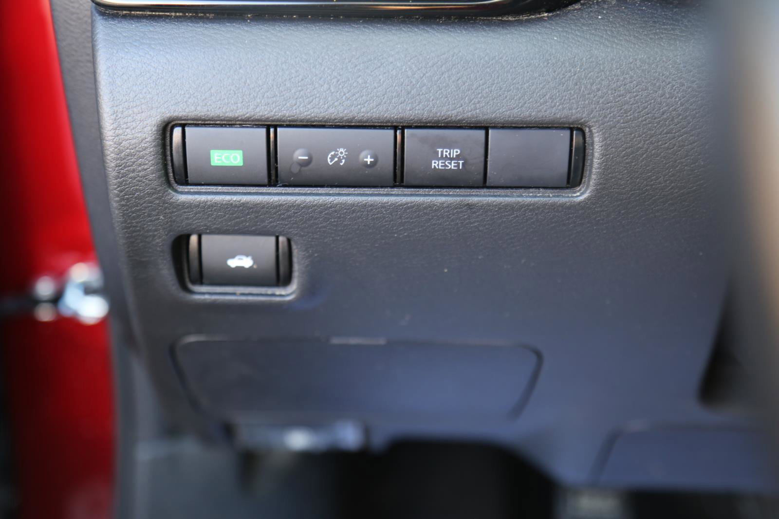 Used 2025 Nissan Sentra SV w/ SV Premium Package image 7