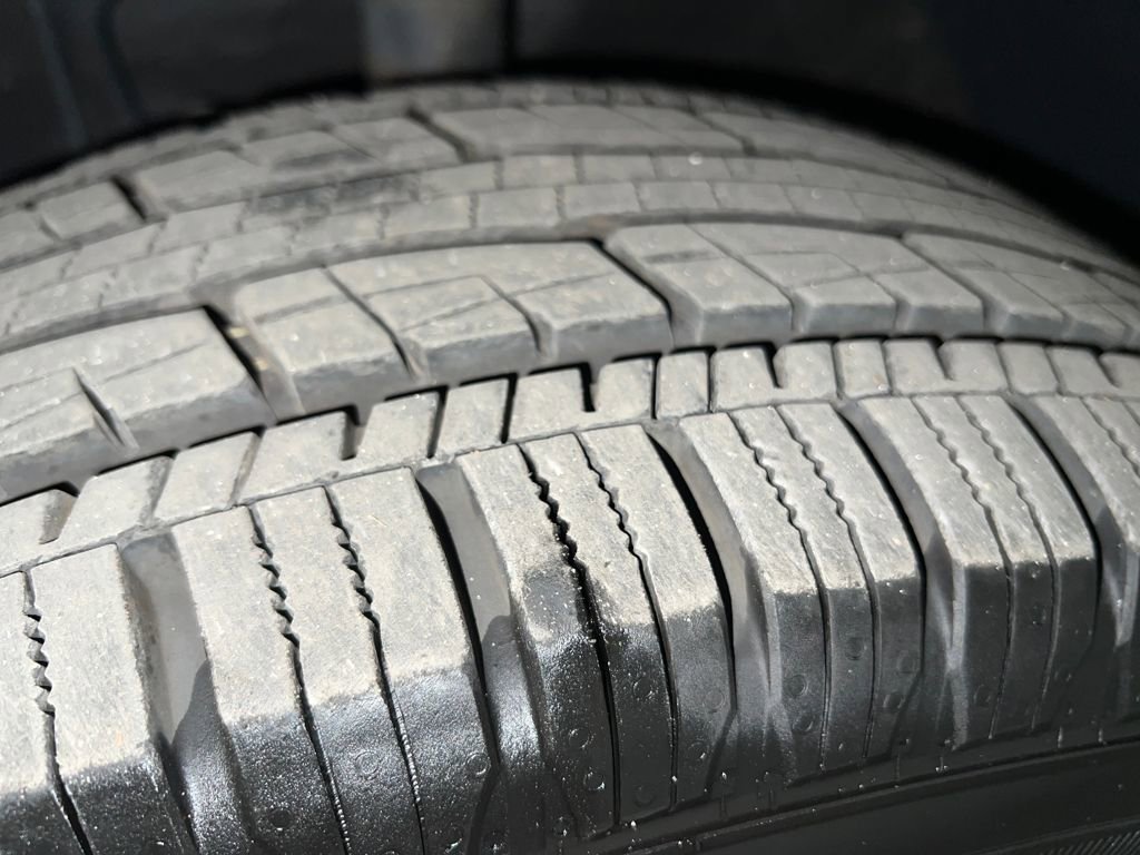 Used 2018 Toyota Highlander LE image 33