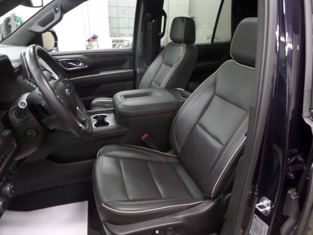 Used 2021 Chevrolet Tahoe Z71 w/ Z71 Signature Package AWD/4WD image 7
