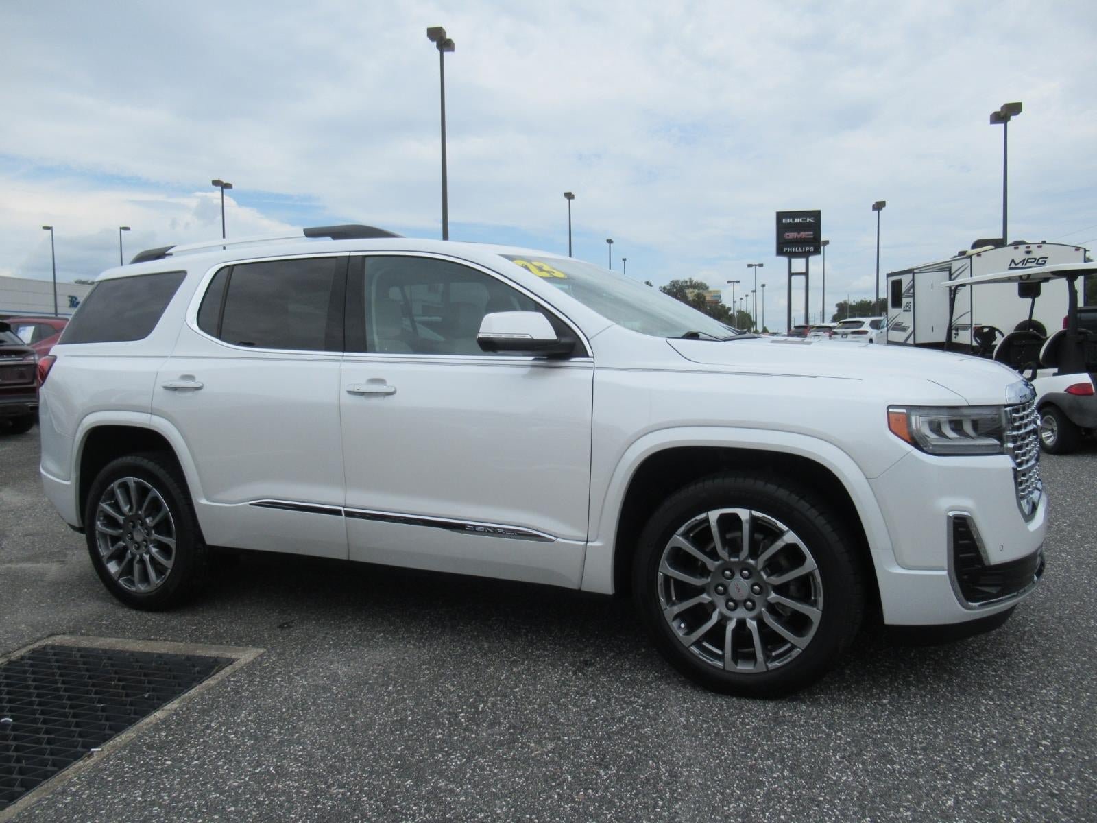 Used 2023 GMC Acadia Denali w/ Denali Ultimate Package FWD image 2