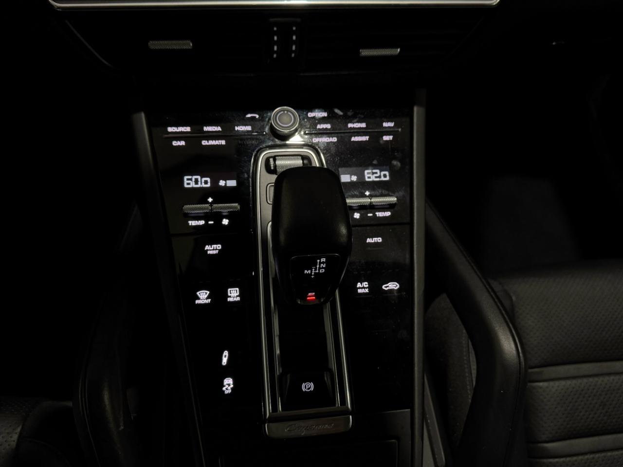 Used 2022 Porsche Cayenne Coupe AWD/4WD image 25