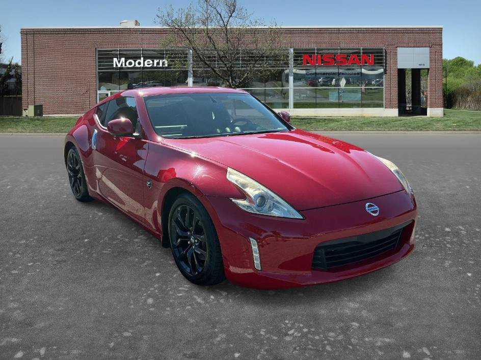 Used 2016 Nissan 370Z Coupe RWD image 5