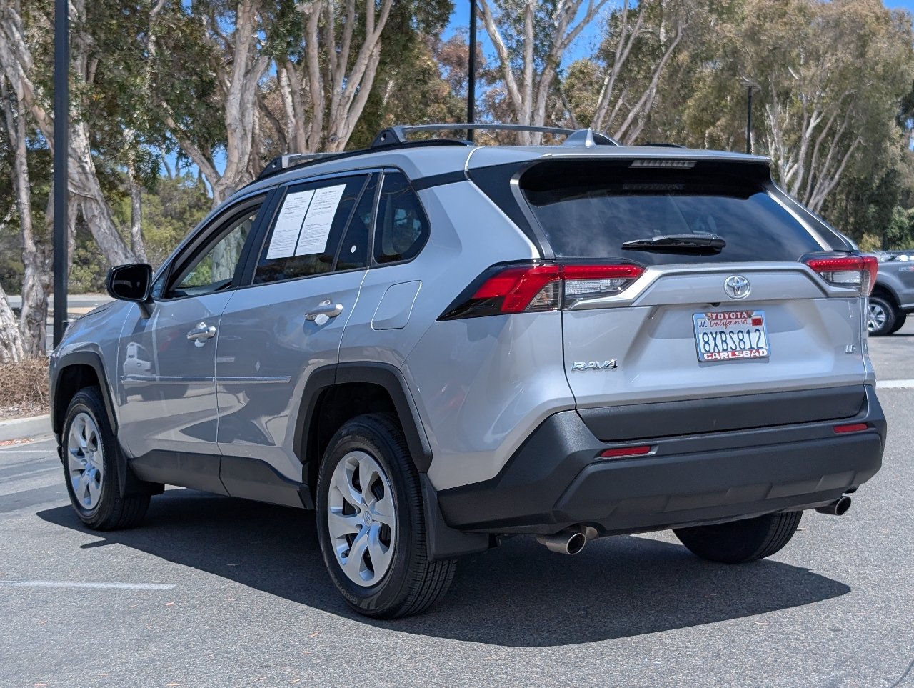 Used 2021 Toyota RAV4 LE FWD image 12