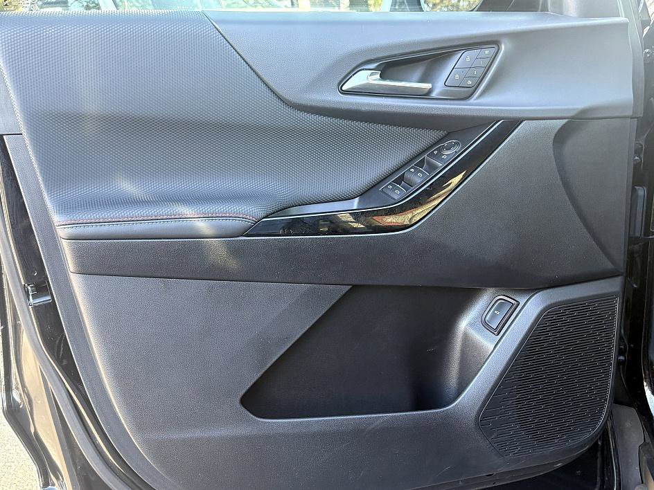 Used 2025 Chevrolet Equinox RS w/ Convenience Package III image 16