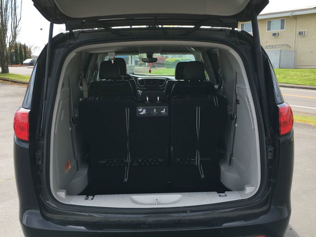 Used 2020 Chrysler Voyager Lxi FWD image 6