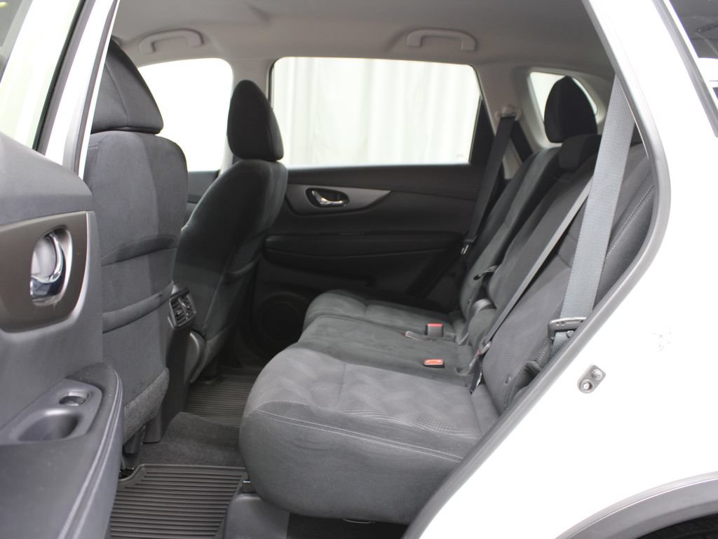 Used 2015 Nissan Rogue SV AWD/4WD image 15
