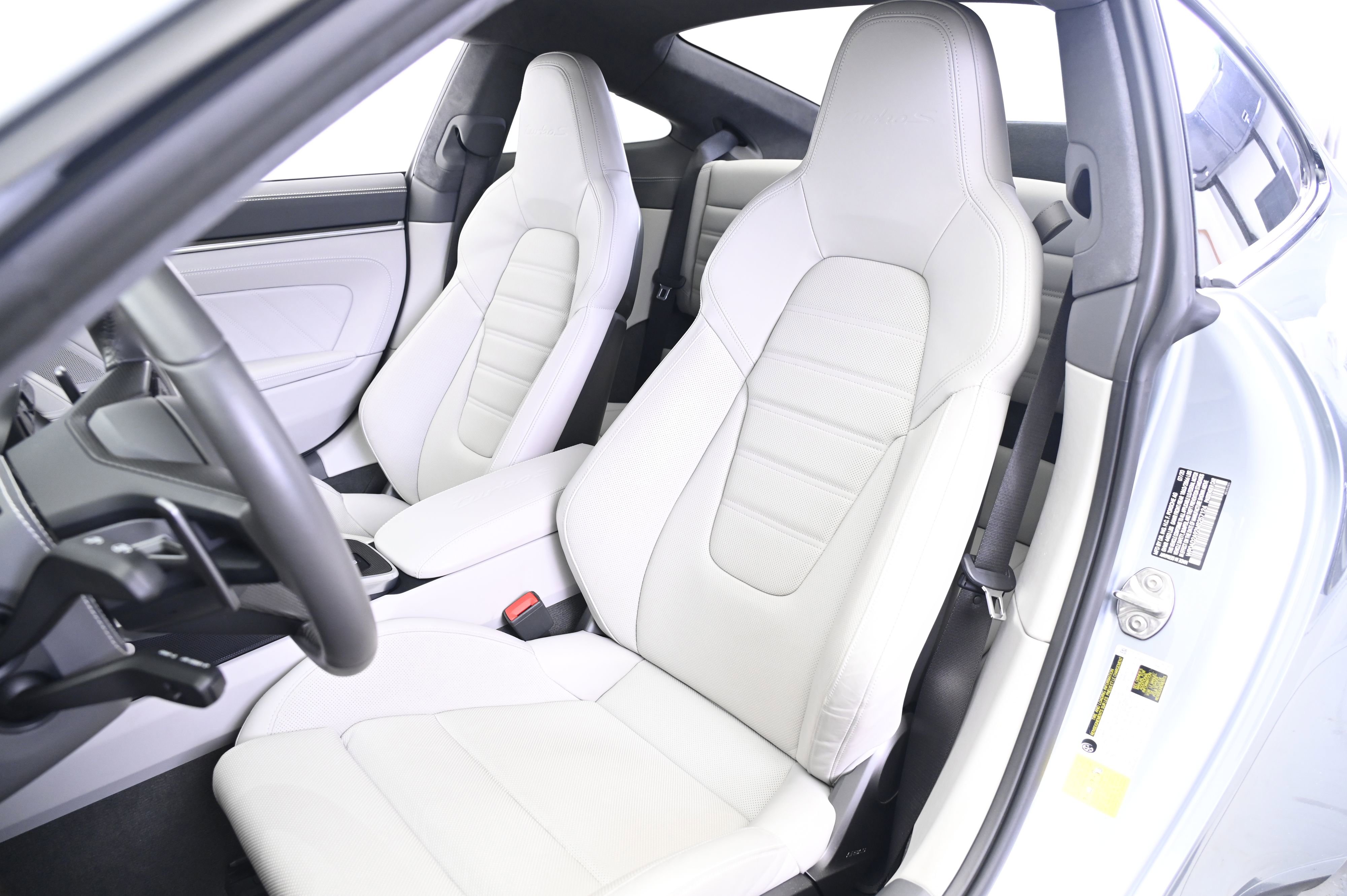 Used 2021 Porsche 911 Turbo image 5