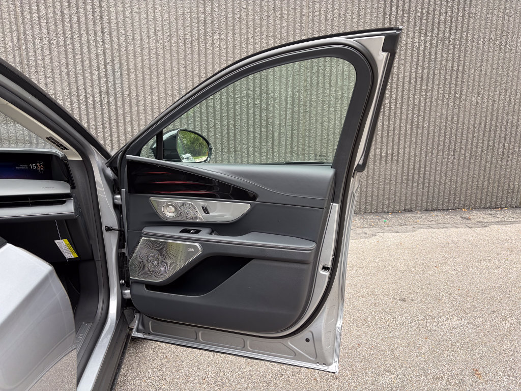 New 2026 Lincoln Nautilus Reserve AWD/4WD image 37