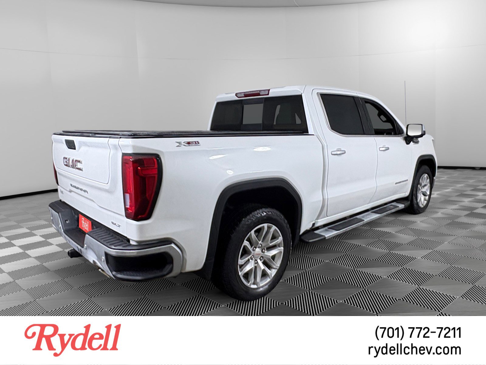 Used 2022 GMC Sierra 1500 SLT w/ SLT Premium Plus Package AWD/4WD image 5