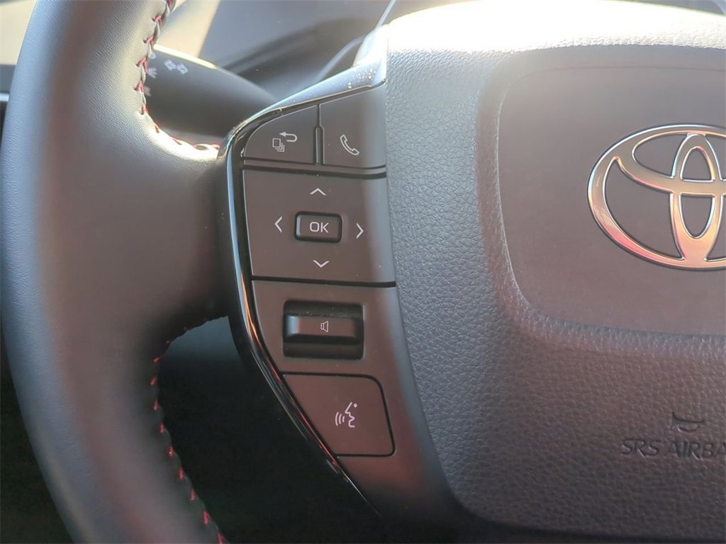 Used 2025 Toyota Prius Plug-In Hybrid image 15