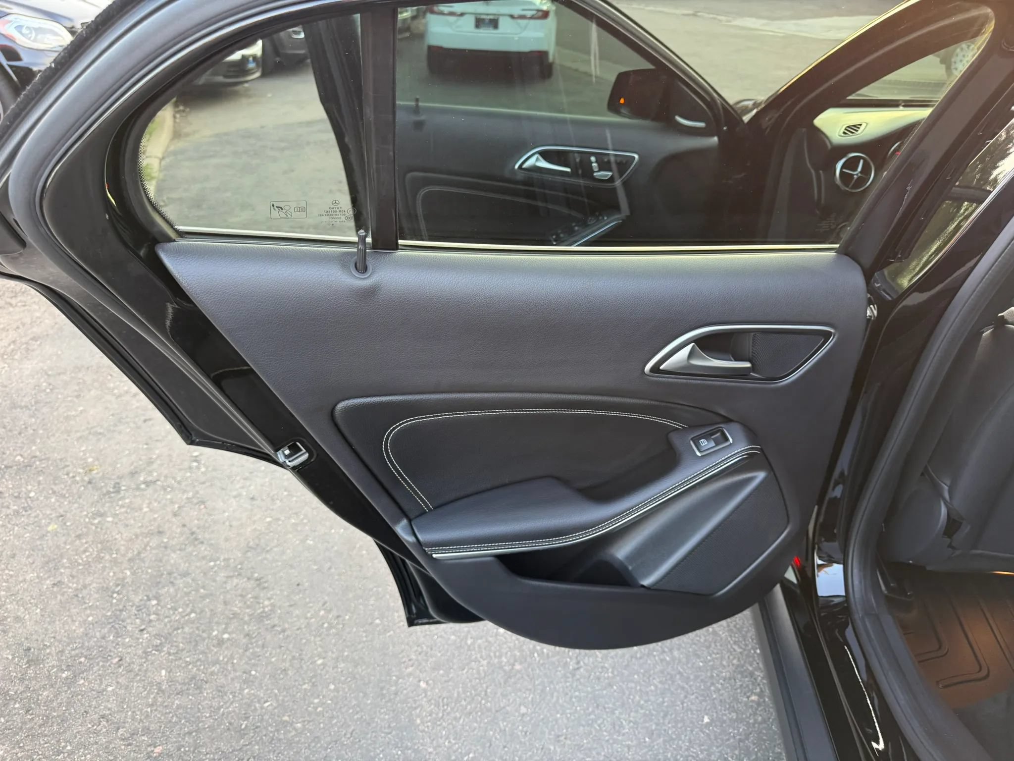 Used 2019 Mercedes-Benz GLA 250 4MATIC image 39