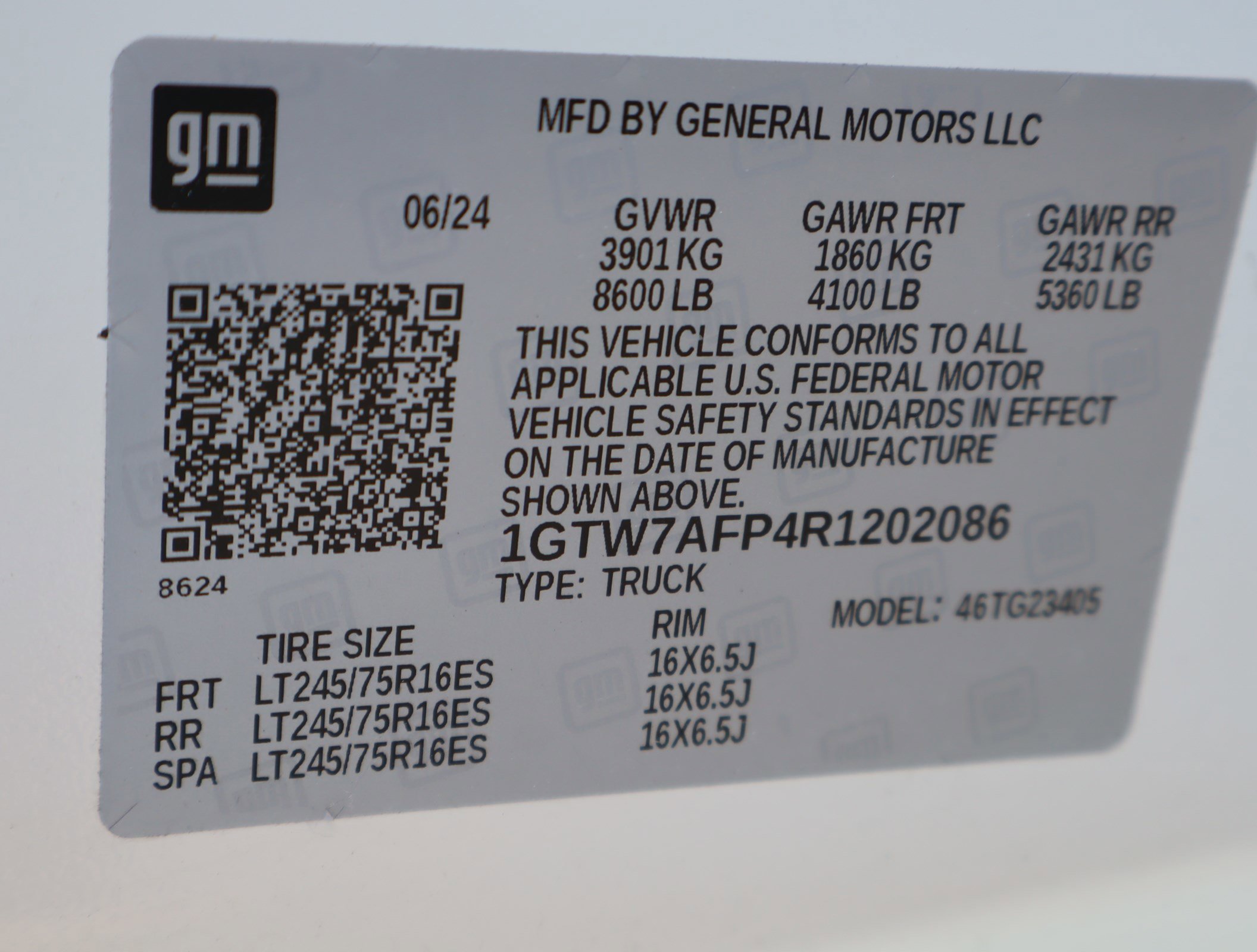 Used 2024 GMC Savana 2500 w/ Driver Convenience Package image 33