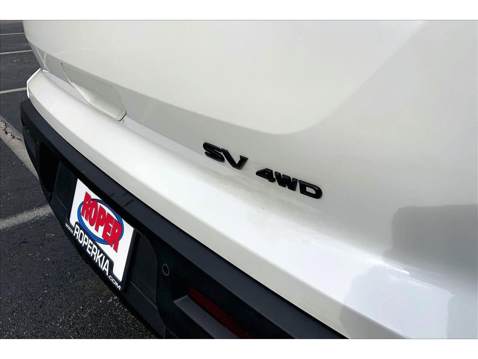 Used 2024 Nissan Pathfinder SV w/ Black Appearance Package image 7