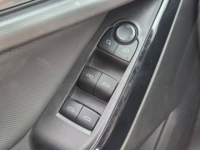 Used 2025 Chevrolet Equinox LT FWD image 25