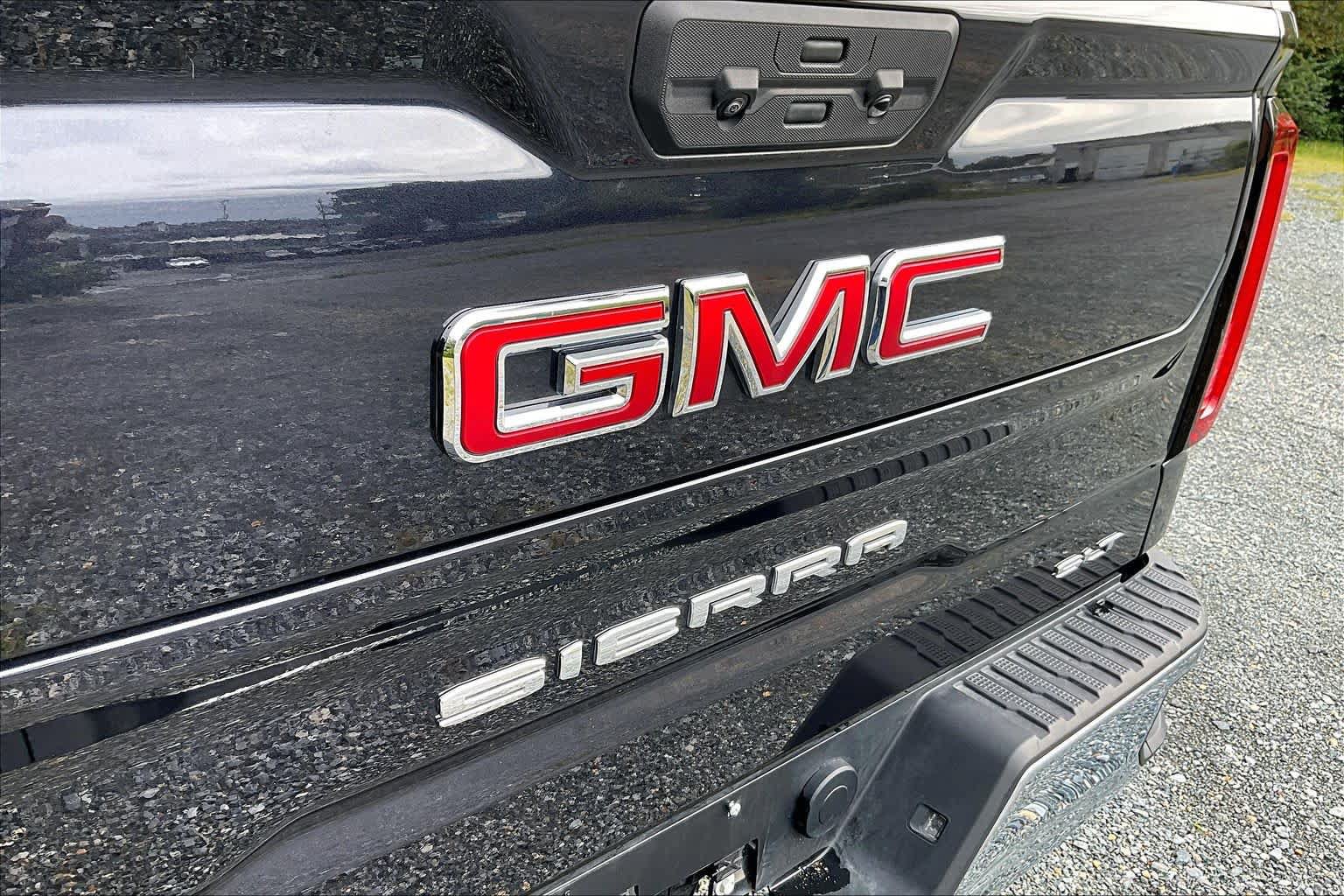Used 2026 GMC Sierra 1500 SLT AWD/4WD image 31