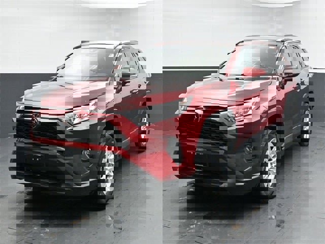 Used 2021 Toyota RAV4 XLE w/ Convenience Package image 7