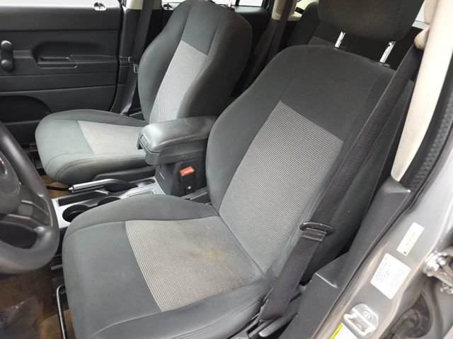 Used 2014 Jeep Compass Sport FWD image 16