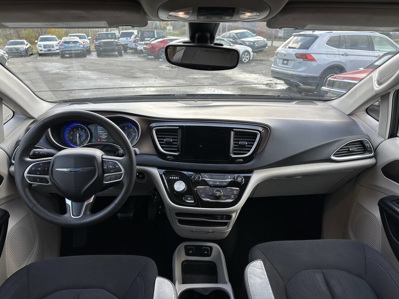 Used 2017 Chrysler Pacifica Touring image 29