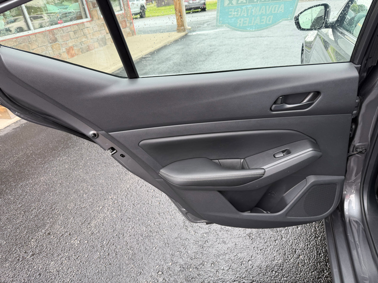 Used 2024 Nissan Altima 2.5 SV image 15