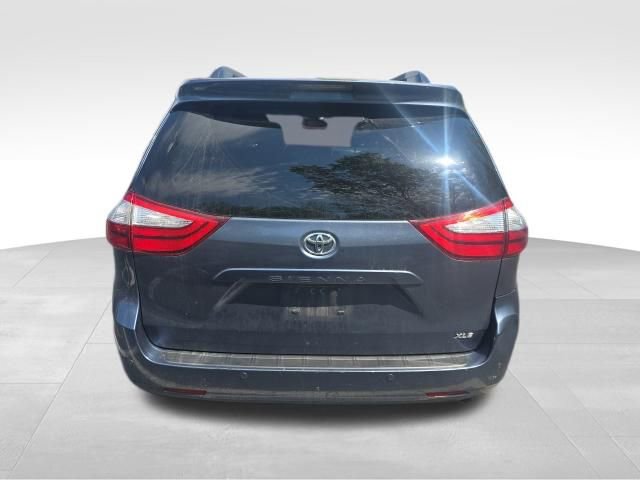 Used 2015 Toyota Sienna XLE w/ XLE Navigation Package FWD image 5