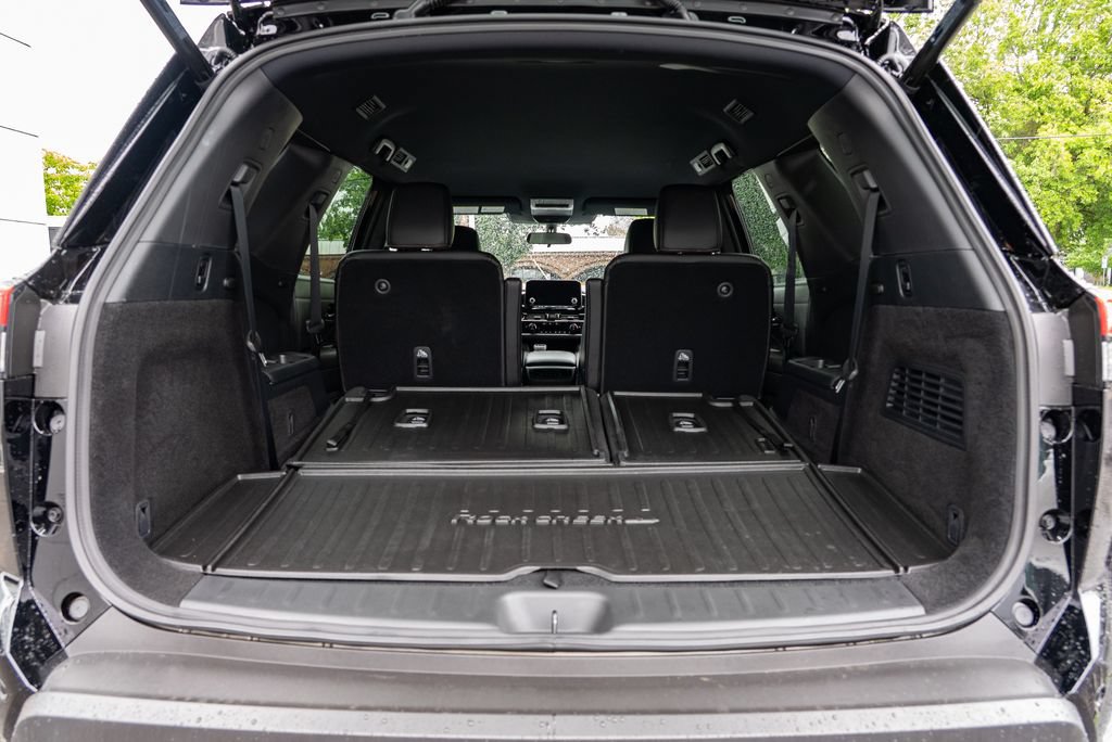 Used 2025 Nissan Pathfinder Rock Creek AWD/4WD image 9