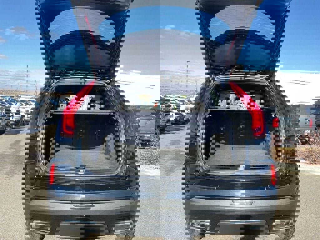 Used 2024 Cadillac XT4 Premium Luxury image 19