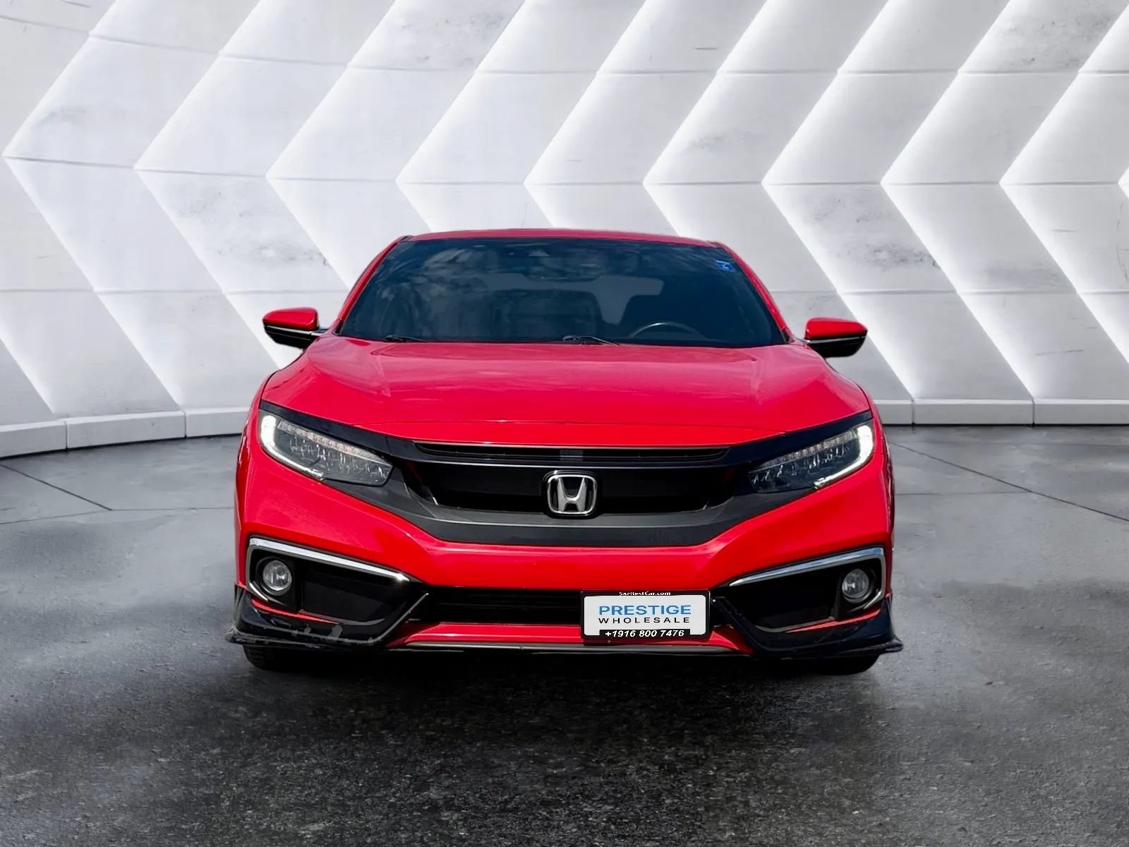 Used 2019 Honda Civic Touring image 2