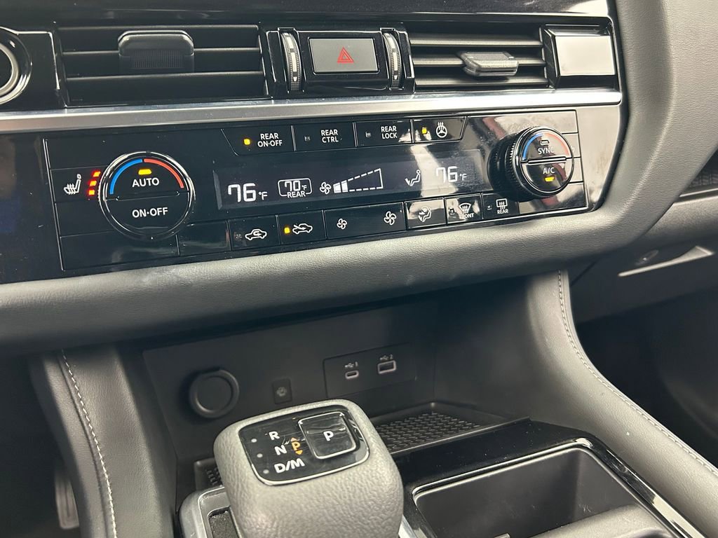 Used 2024 Nissan Pathfinder SL w/ SL Premium Package FWD image 25