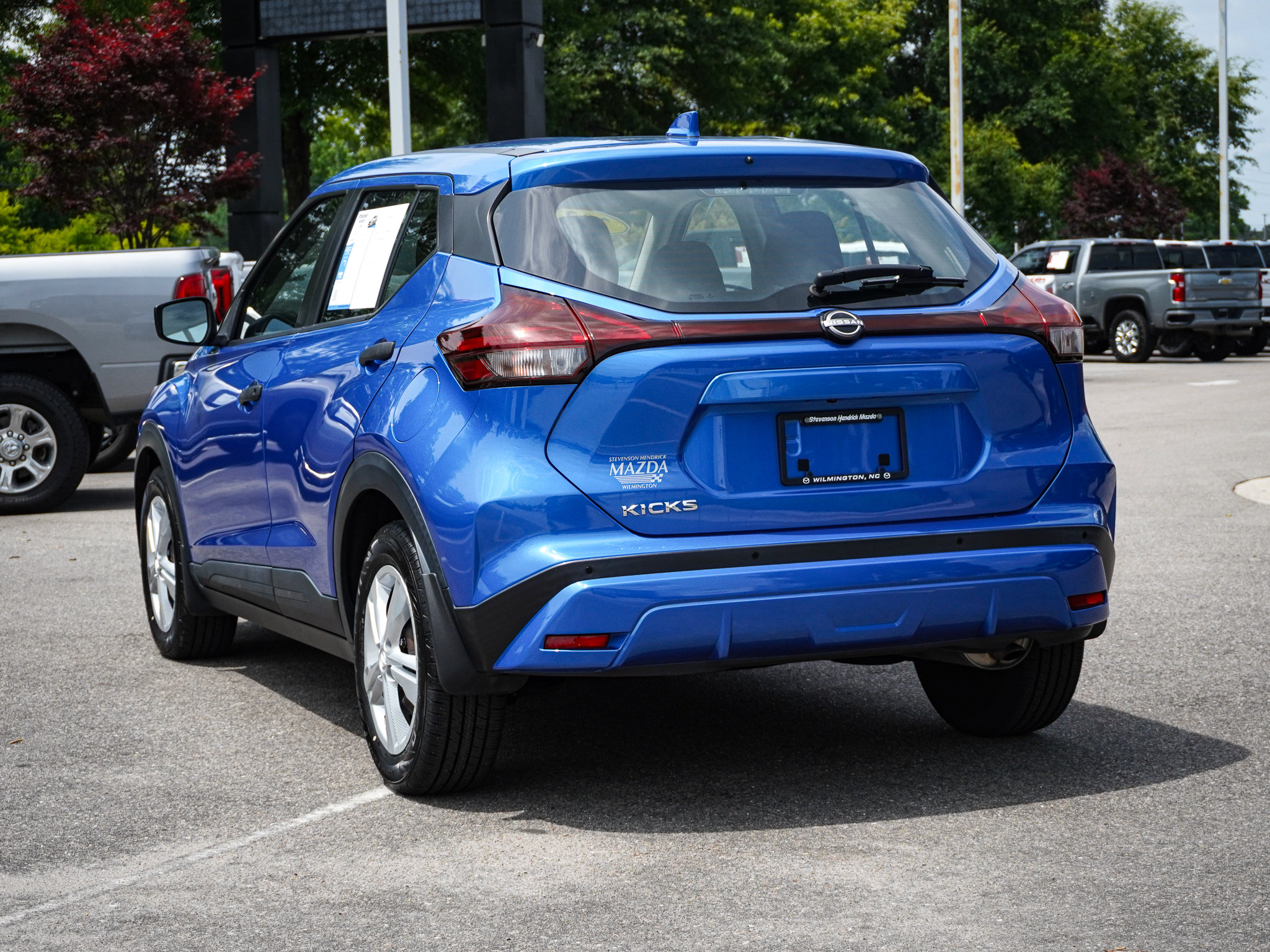 Used 2022 Nissan Kicks S FWD image 8
