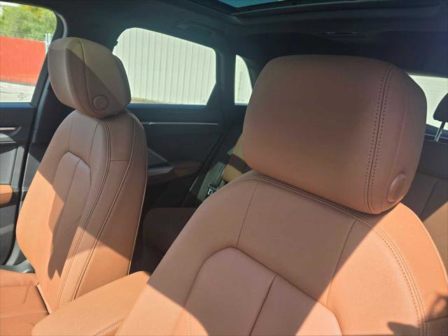 Certified 2025 Audi Q3 2.0T Premium Plus w/ Premium Plus Package image 24