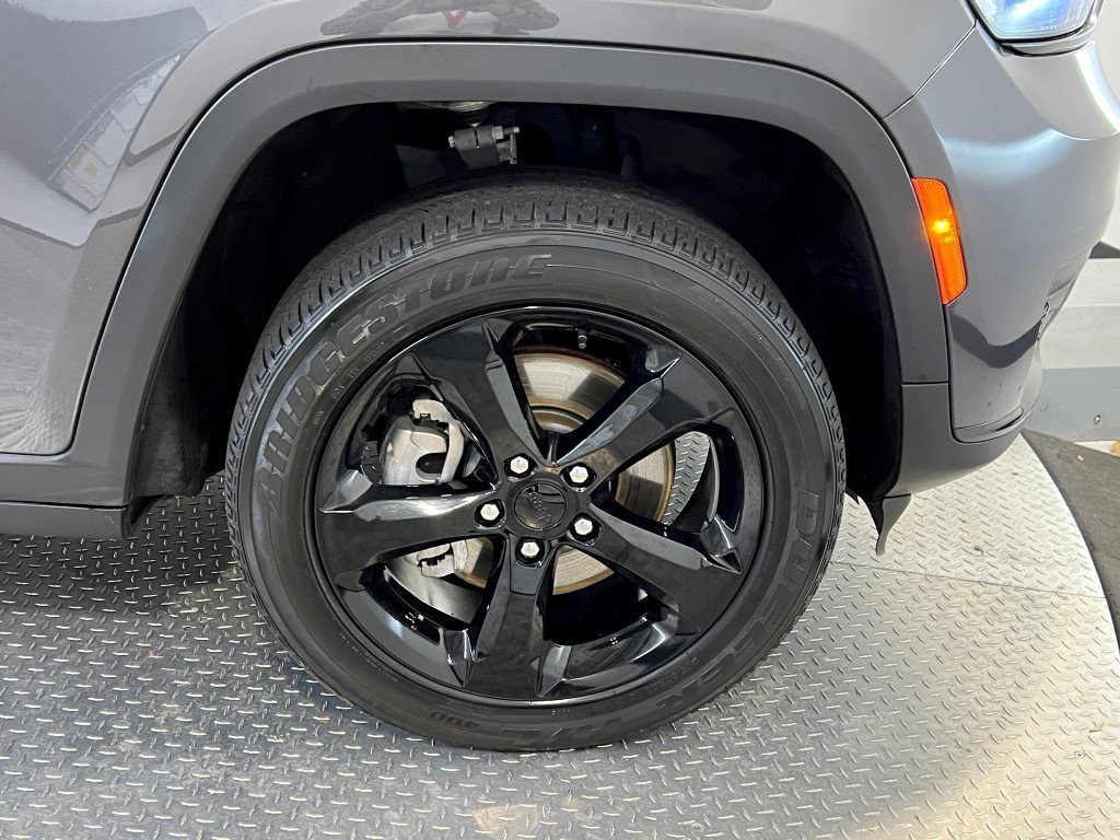 Certified 2024 Jeep Grand Cherokee L Altitude image 11