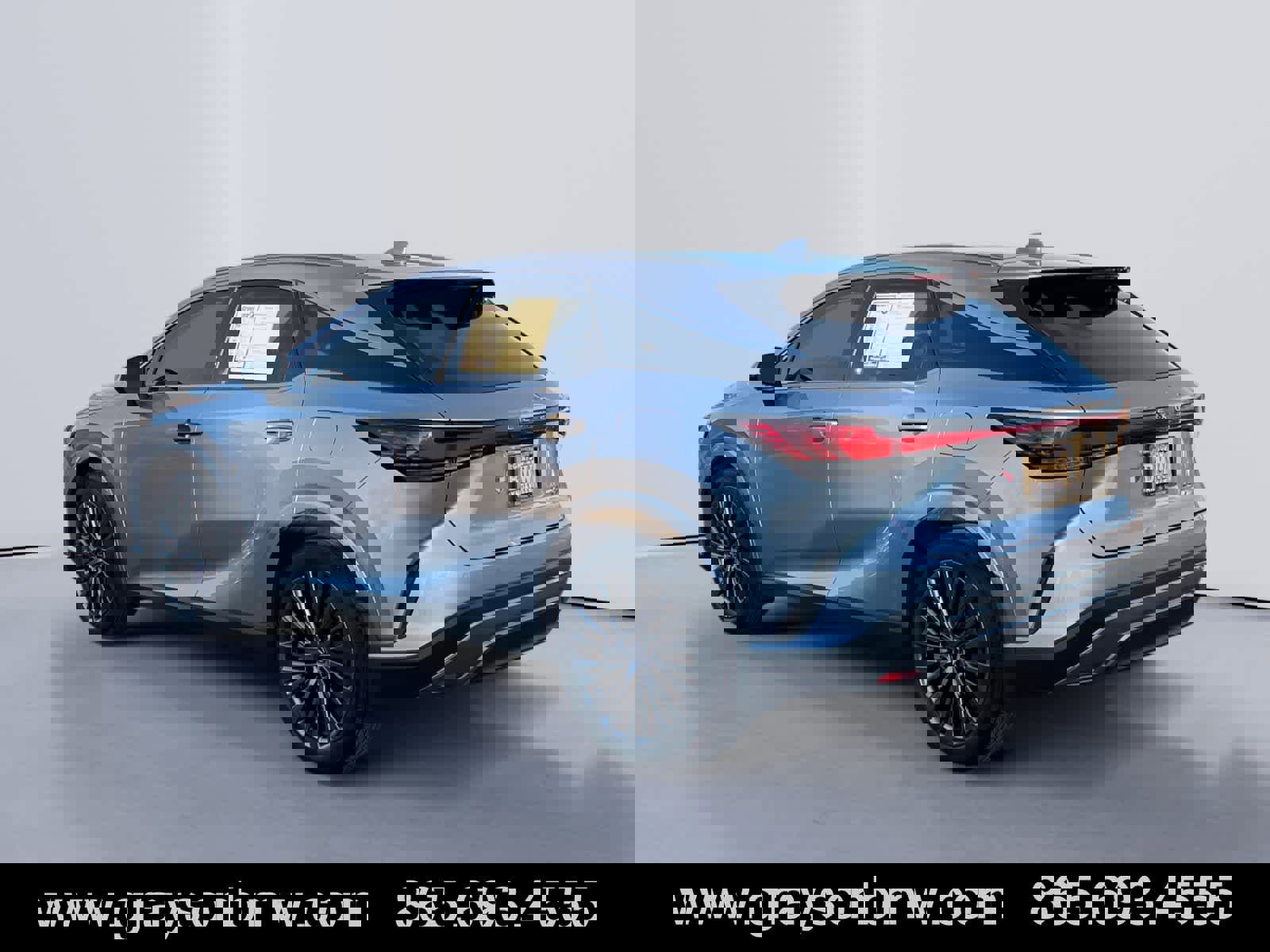 Used 2025 Lexus RX 450h Luxury w/ Convenience Package image 5