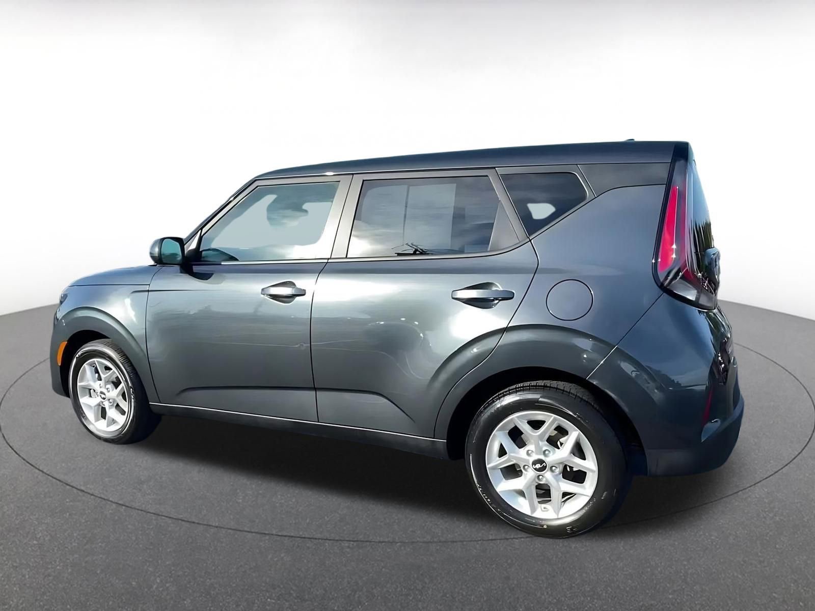 Used 2025 Kia Soul LX w/ LX Technology Package image 10