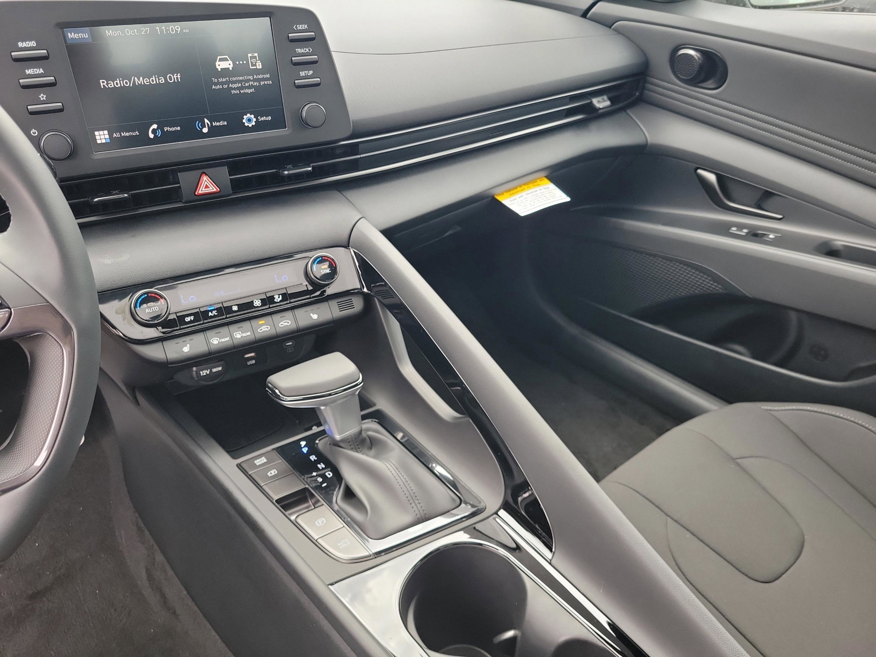 New 2026 Hyundai Elantra SEL Sport image 23