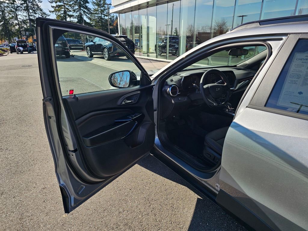 New 2026 Chevrolet Trax RS w/ Driver Confidence Package image 18