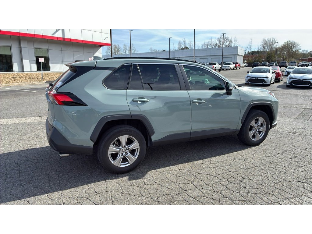 Used 2022 Toyota RAV4 XLE w/ Convenience Package image 6