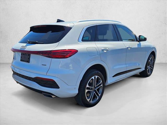 Certified 2025 Audi Q5 Premium w/ Convenience Package AWD/4WD image 5