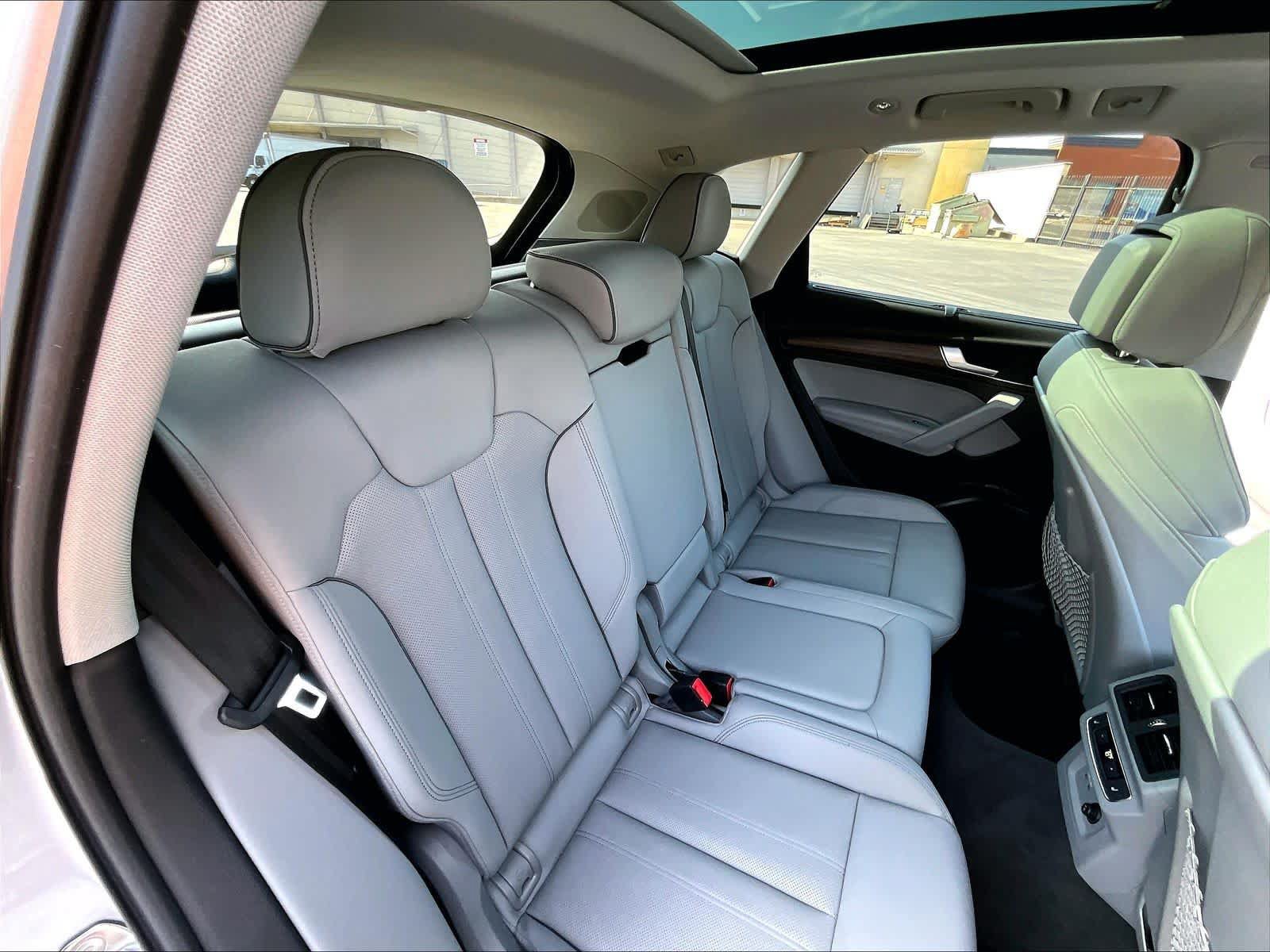 Used 2022 Audi Q5 e Prestige AWD/4WD image 31