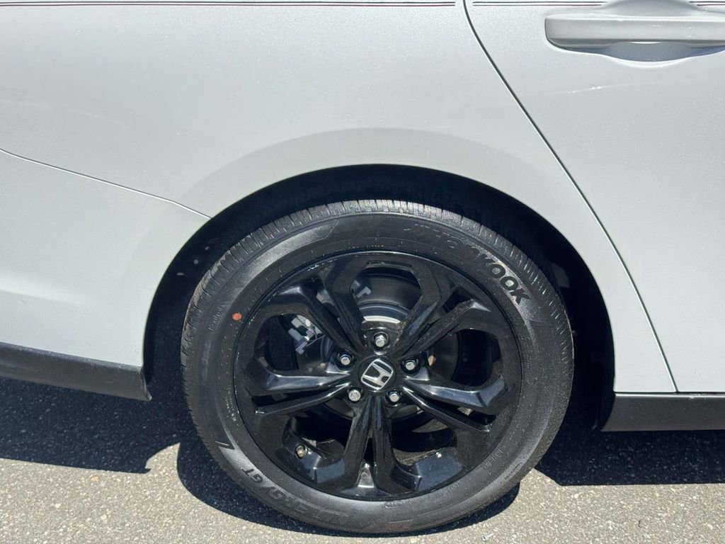 Used 2025 Honda Accord SE image 5