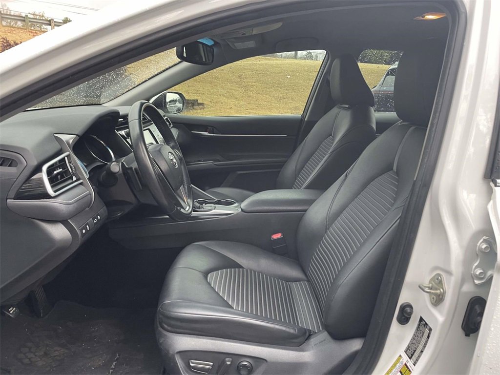 Used 2018 Toyota Camry SE image 15