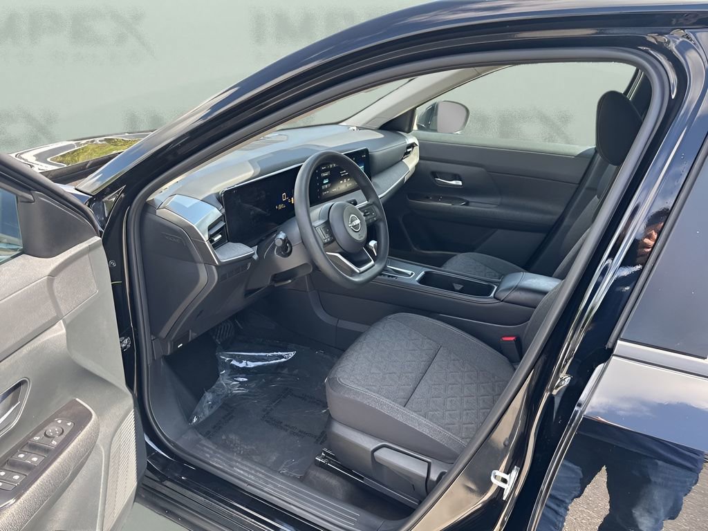 Used 2025 Nissan Kicks SV AWD/4WD image 9