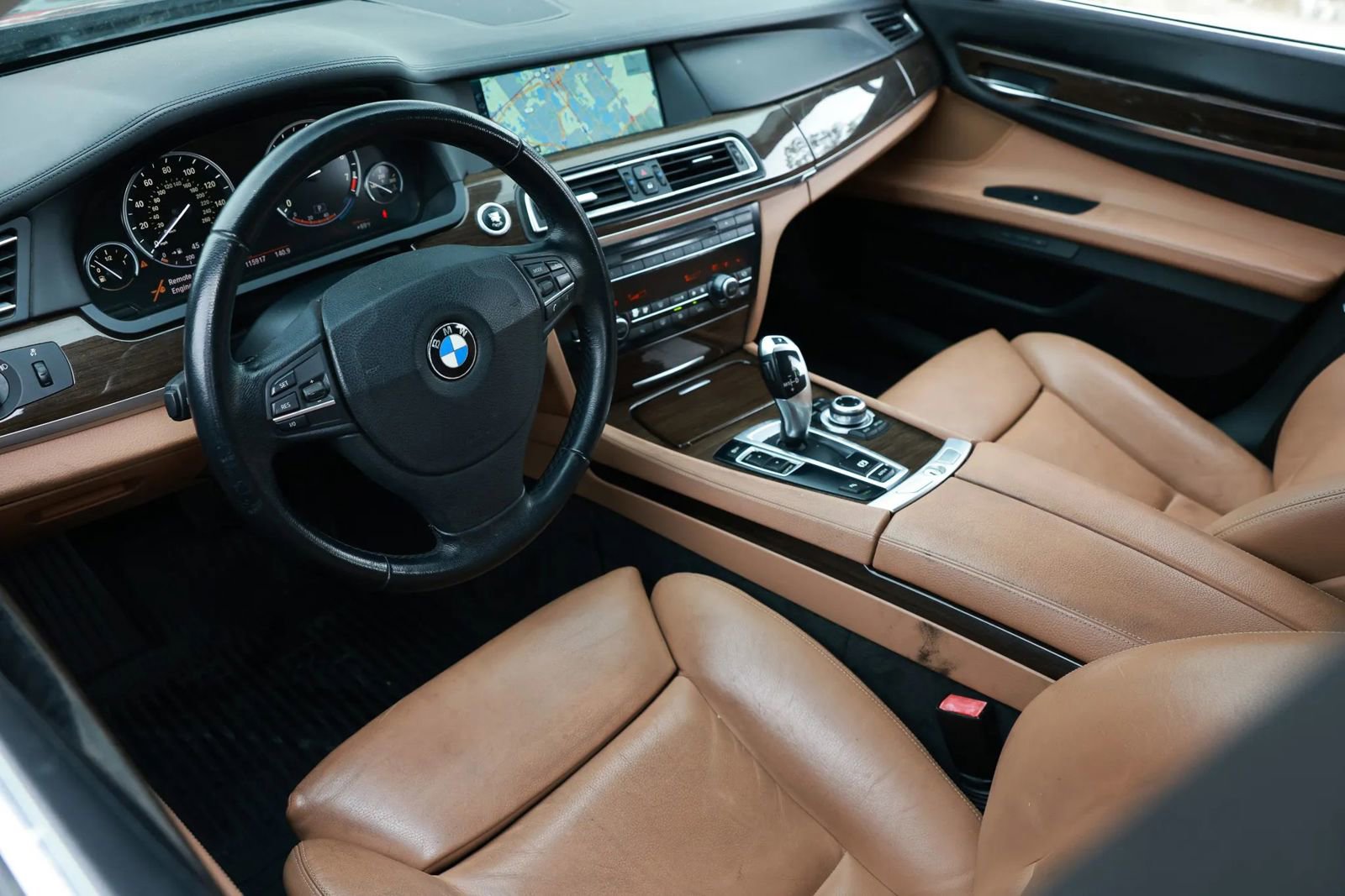 Used 2011 BMW 740i image 13